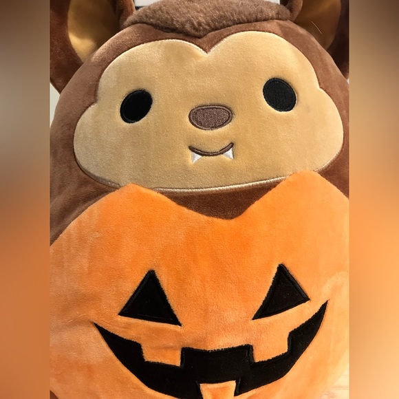 Wade the Pumpkin Werewolf Squishmallow - Halloween and Fall festive - Picture 5 of 6